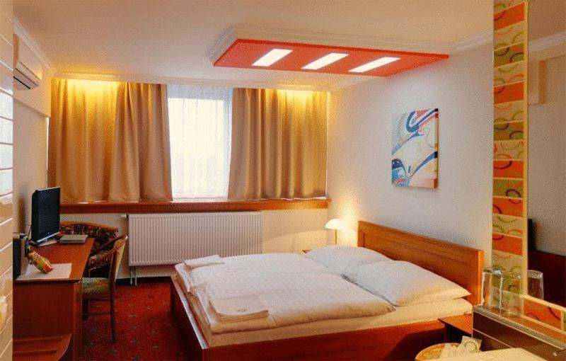 Hotel Druzba Michalovce Quarto foto
