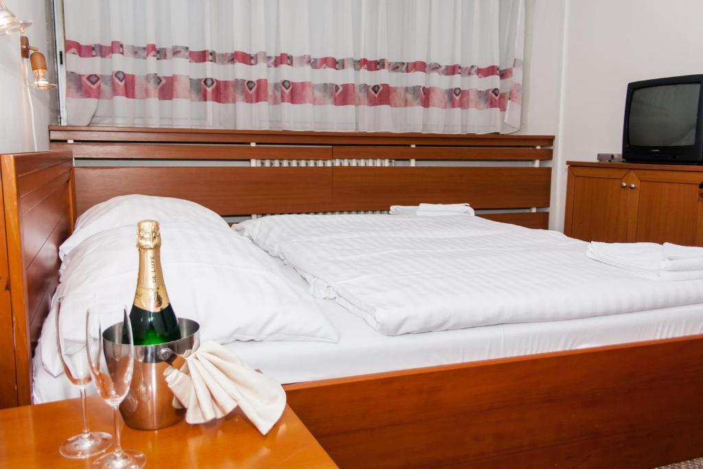 Hotel Druzba Michalovce Quarto foto